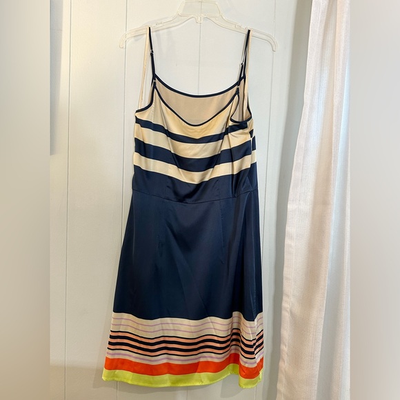 Ladies Cremieux Dress - Picture 4 of 4